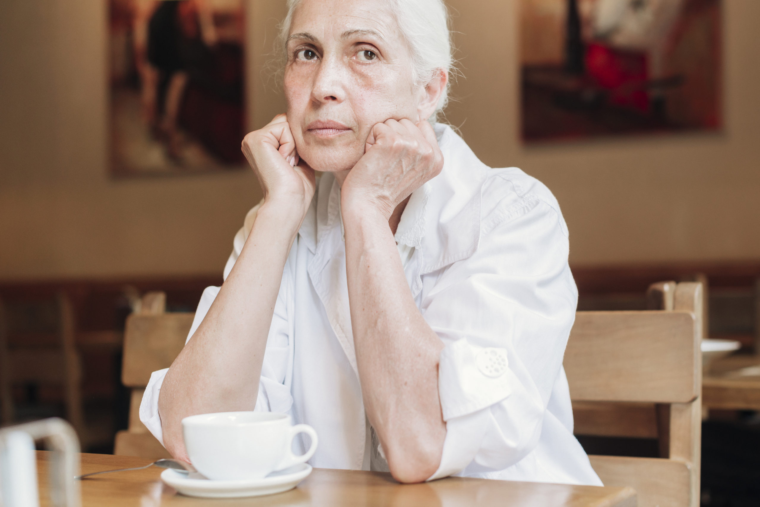 γυναίκα στενοχωρημένη