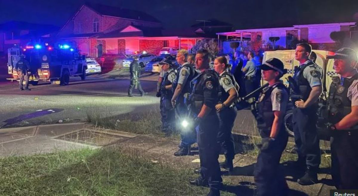 Σίδνεϊ: Φανατικός αρνητής του κορονοϊού ο επίσκοπος που μαχαιρώθηκε – Επεισόδια μεταξύ αστυνομίας και οπαδών του θύματος