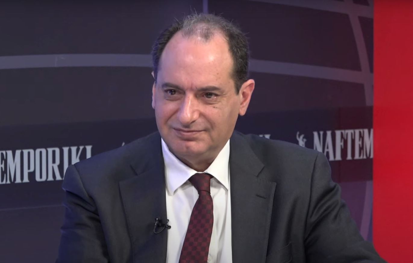 Σπίρτζης: «Δεν απαντώ σε ερωτήσεις για συγγενείς πολιτικών μου αντιπάλων» – Οι αποστάσεις από την ανάρτηση της ‘Ελενας Ακρίτα