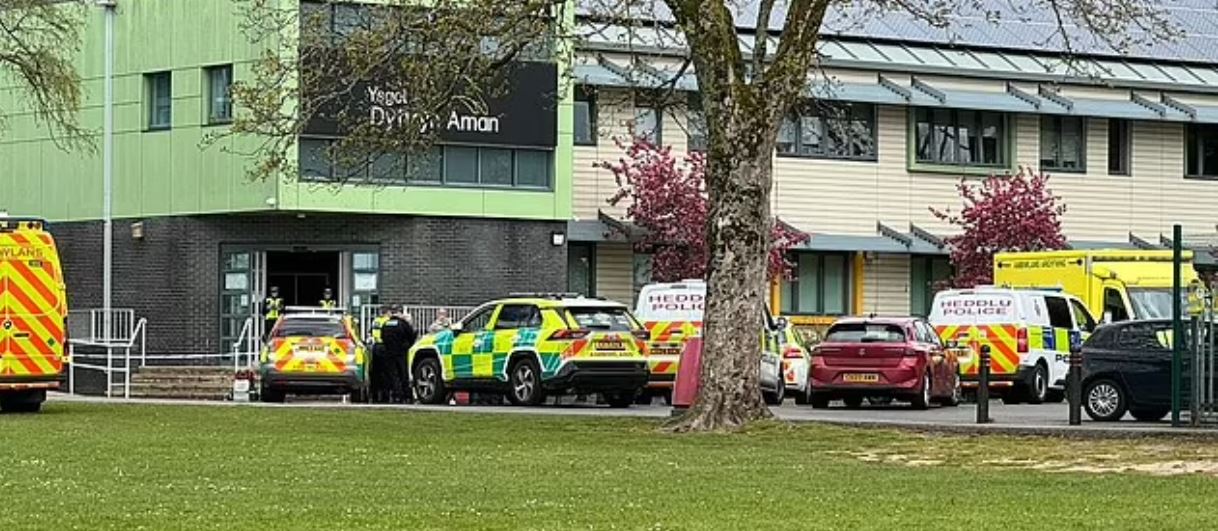 Βρετανία: Τρεις τραυματίες σε «επεισόδιο» με μαχαίρι σε σχολείο – Ενεπλάκησαν δύο μαθήτριες