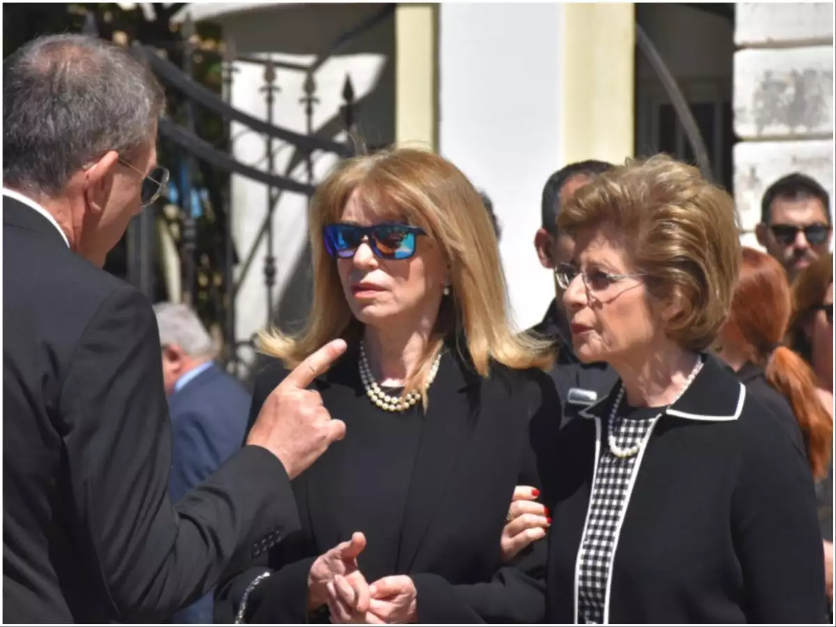 Έλλη Στάη: Στη Λευκάδα για το τελευταίο «αντίο» στη μητέρα της – ΦΩΤΟ