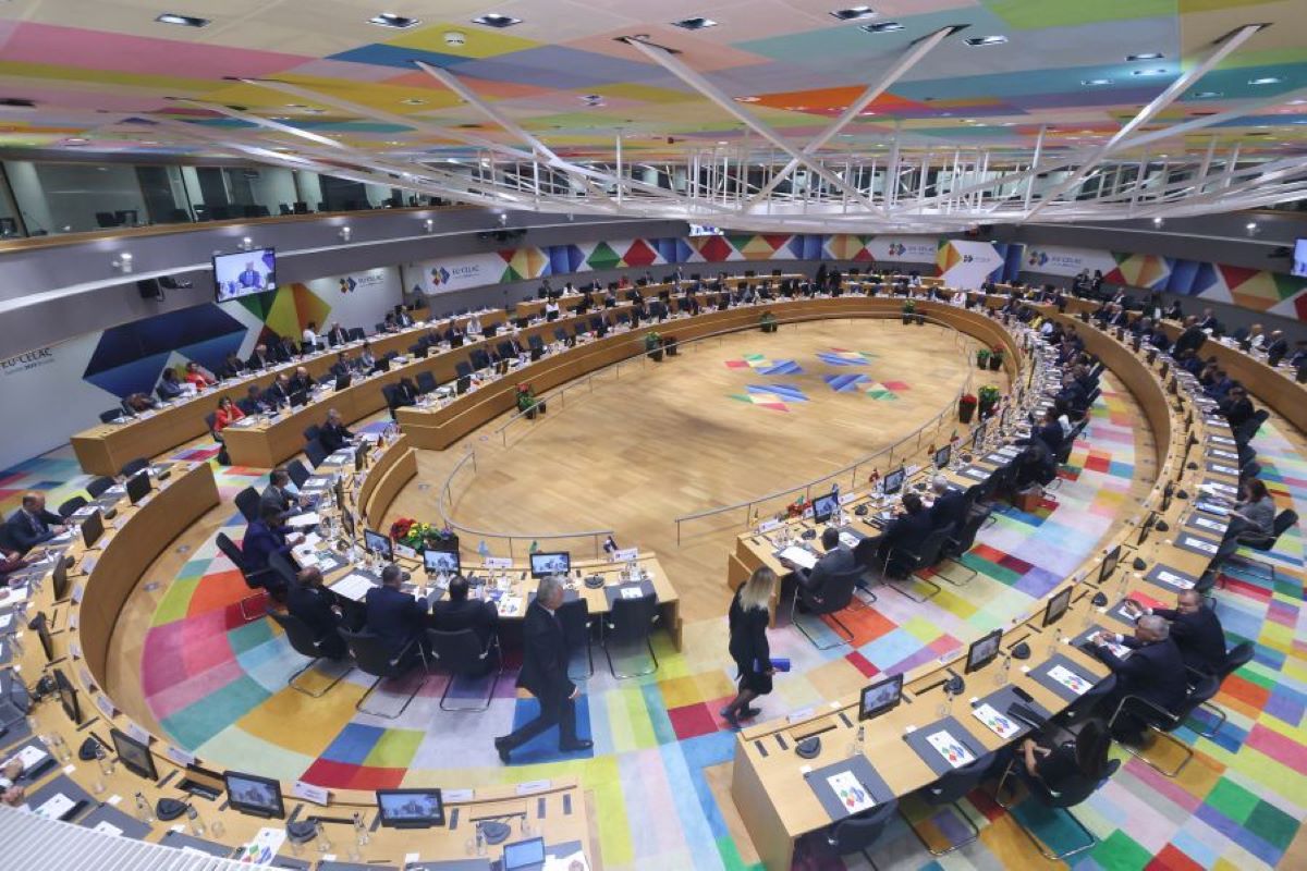 Ανάλυση Politico: Η Ουκρανία καίγεται, αλλά η ΕΕ ασχολείται με την Μέση Ανατολή