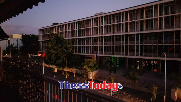 Θεσσαλονίκη: Στο σκοτάδι «βυθίστηκε» το κέντρο της πόλης