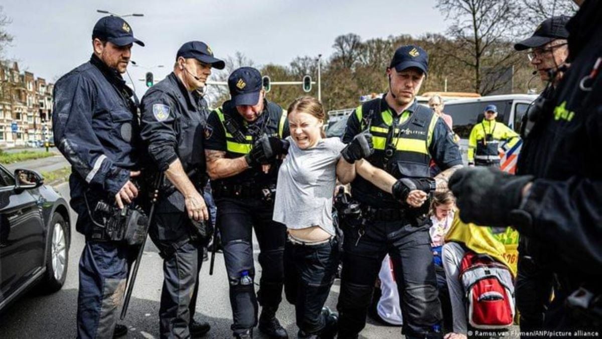 Ολλανδία: Η ακτιβίστρια Γκρέτα Τούνμπεργκ τέθηκε υπό κράτηση δύο φορές σε διαδήλωση στη Χάγη