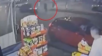 Ίλιον: Βίντεο ντοκουμέντο από την παράσυρση και εγκατάλειψη 23χρονης – «Πραγματικά, ζω από θαύμα»