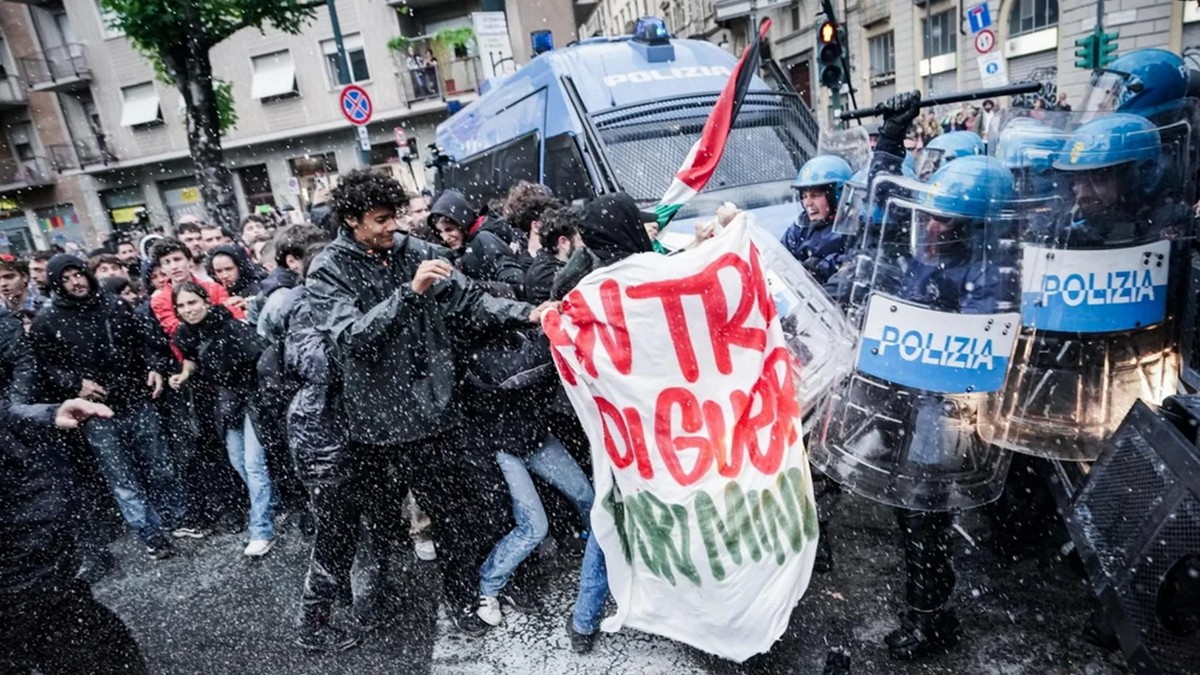 Ιταλία: Συγκρούσεις της αστυνομίας με διαδηλωτές στο Τορίνο, όπου συνεδριάζουν οι υπουργοί Περιβάλλοντος της G7