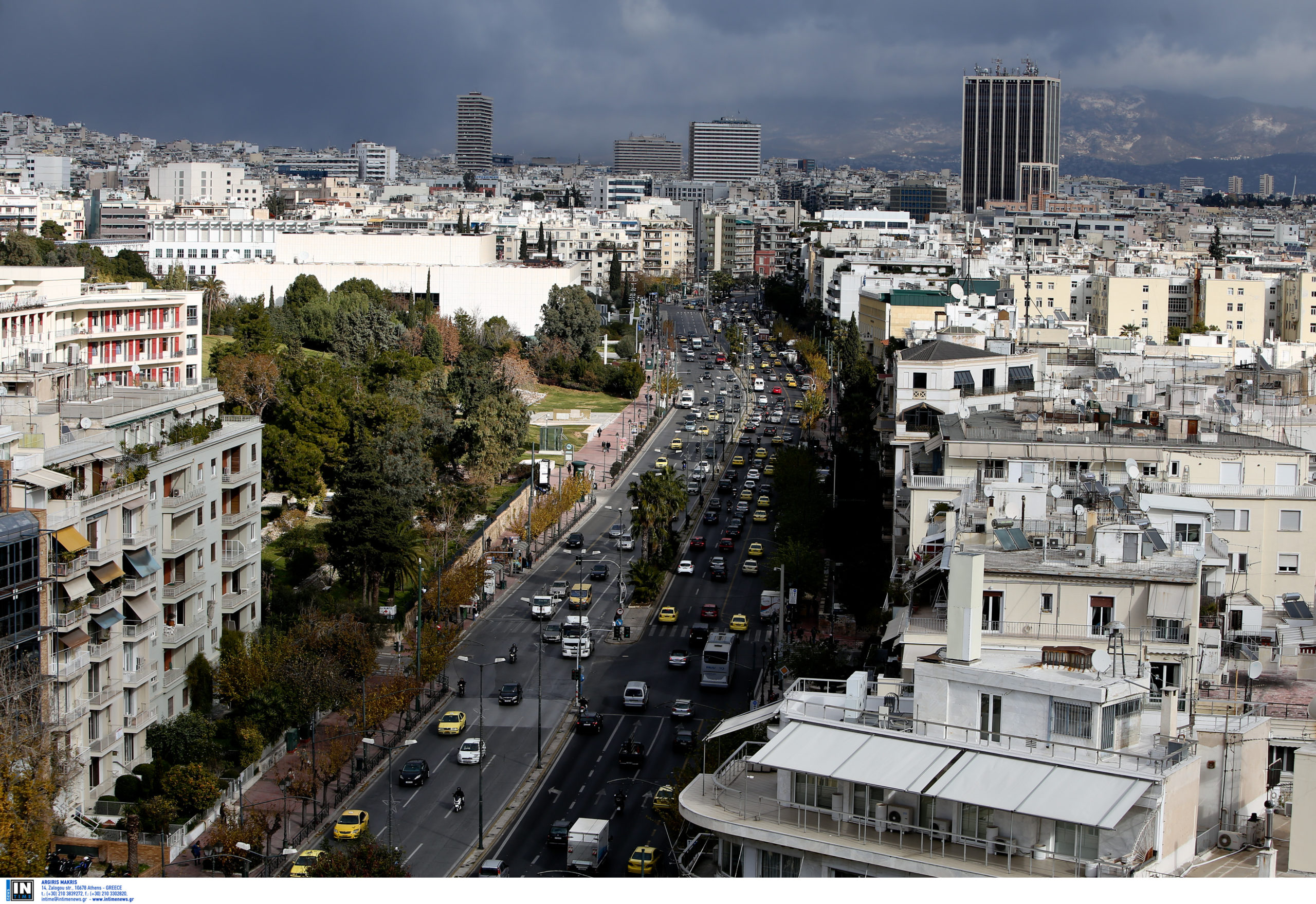 Τροχαίο στη Β. Σοφίας – Συγκρούστηκαν δύο μηχανάκια, ένας τραυματίας