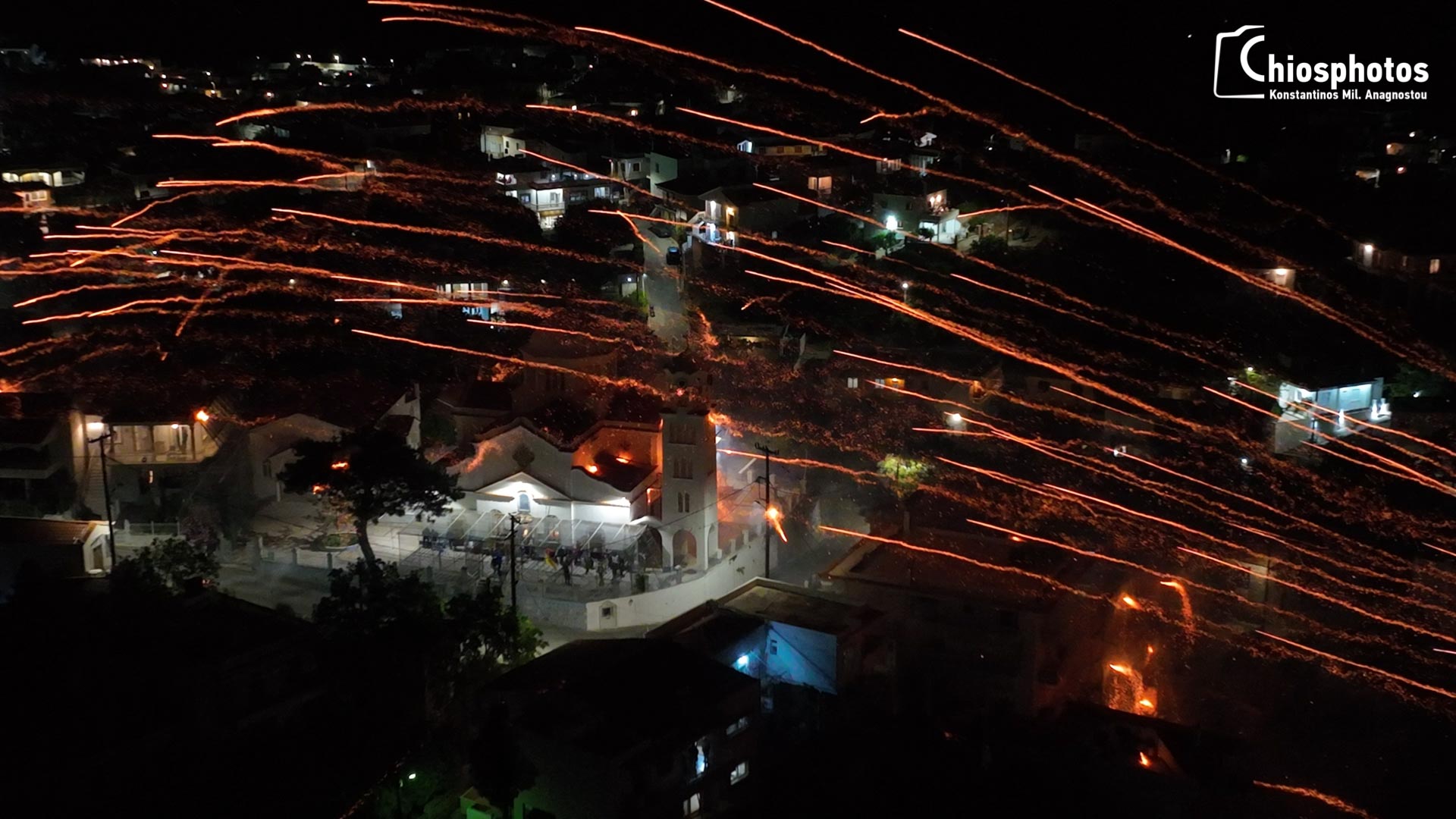 Χίος: Εντυπωσιακός ρουκετοπόλεμος με χιλιάδες επισκέπτες – ΦΩΤΟ και ΒΙΝΤΕΟ