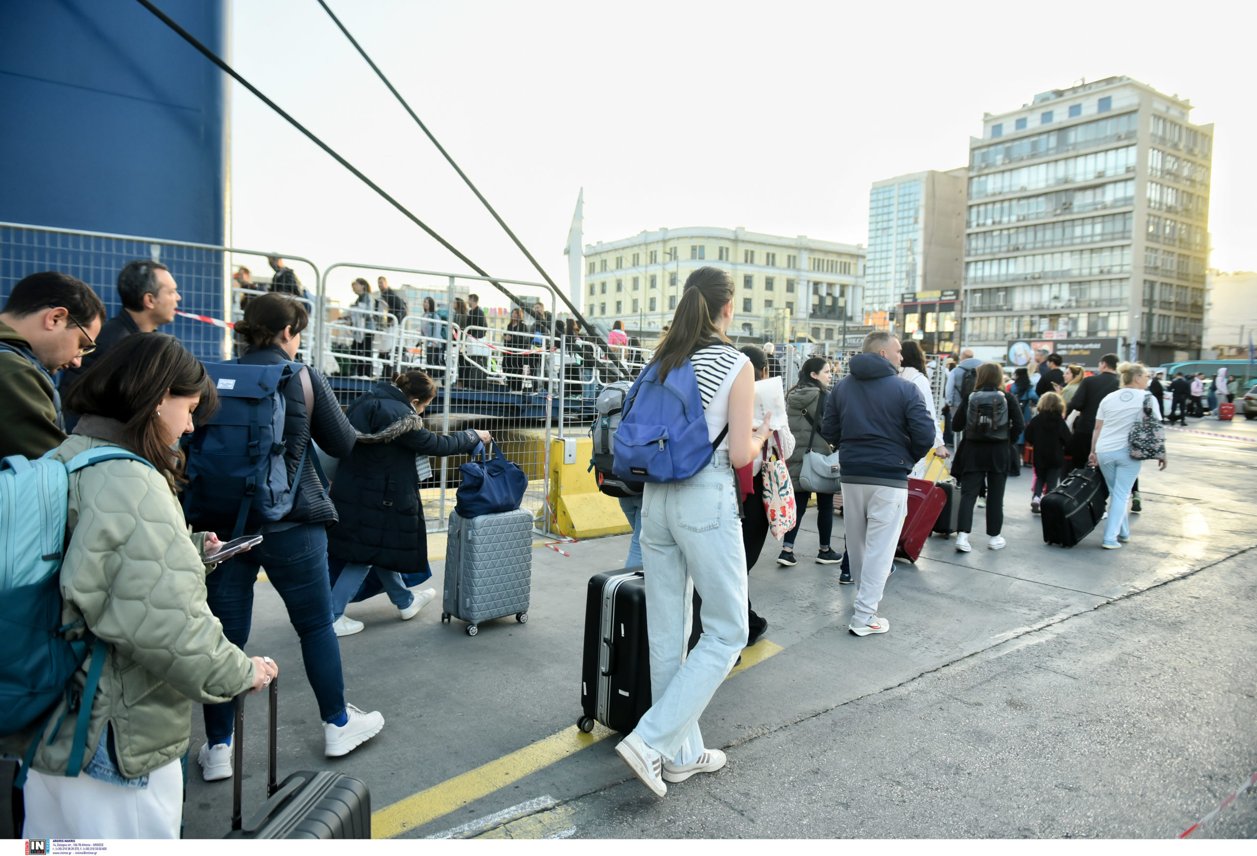 Κορυφώνεται η έξοδος των εκδρομέων του Πάσχα – Αυξημένη η κίνηση στις εξόδους της Αττικής