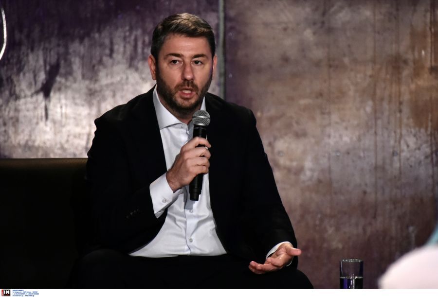 Ανδρουλάκης: «Επιβράβευση είναι να με σταματούν στο δρόμο για τις πολιτικές που προτείνω και όχι για τα παπούτσια που φοράω»