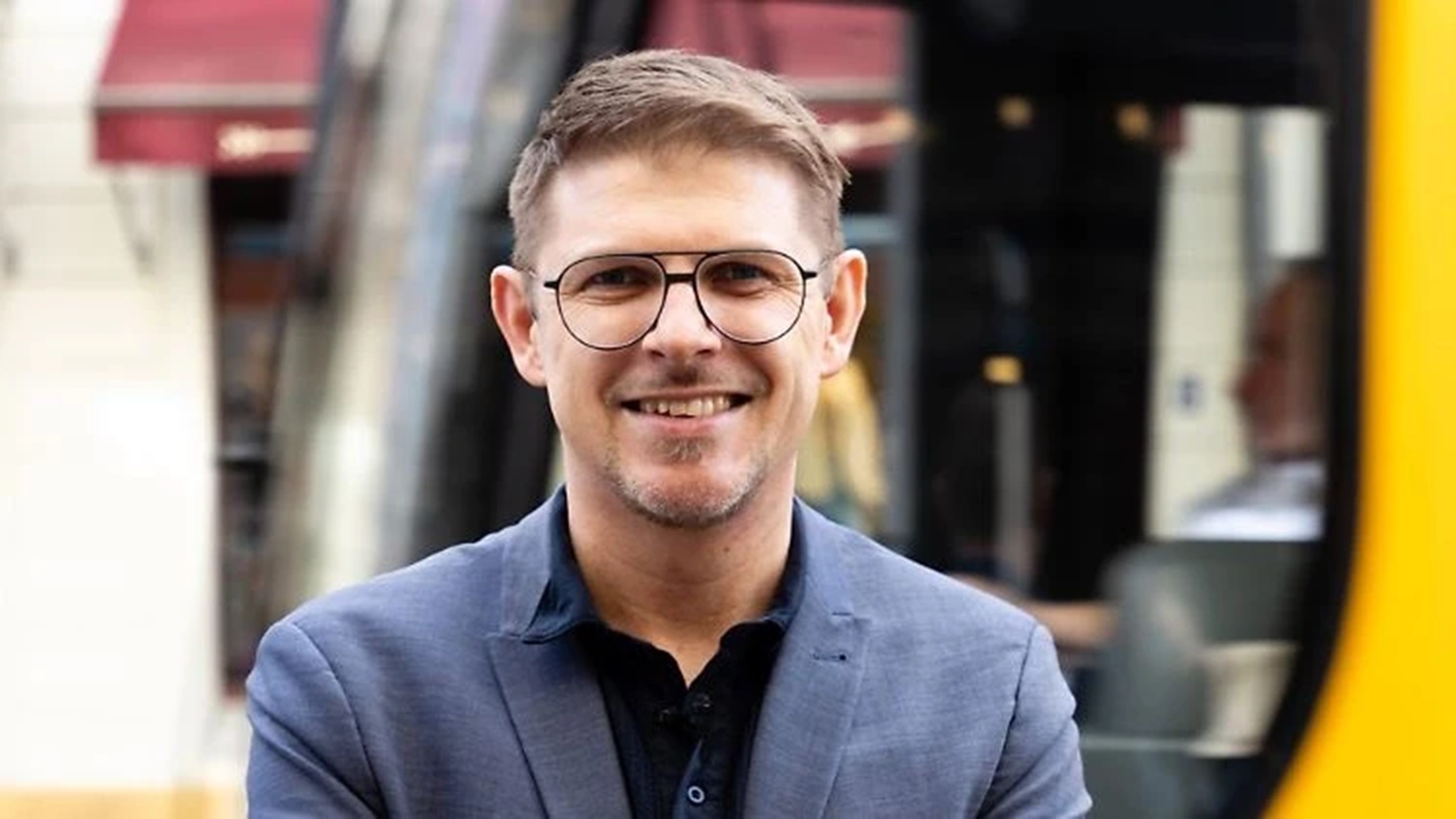 Γερμανία: Επίθεση κατά ευρωβουλευτή του SPD – Η πολιτική τάξη «δείχνει» την AfD