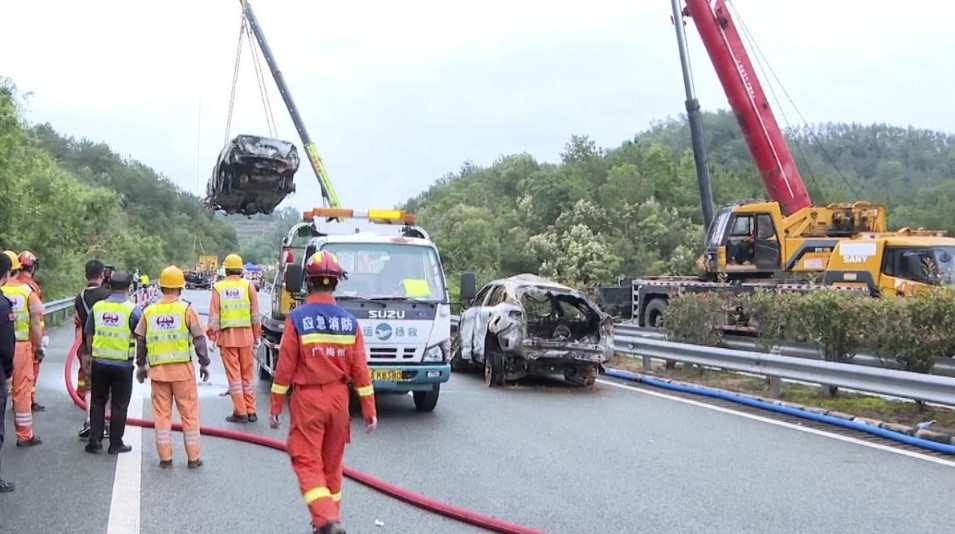 Τραγωδία στην Κίνα: Κατέρρευσε αυτοκινητόδρομος – 36 νεκροί