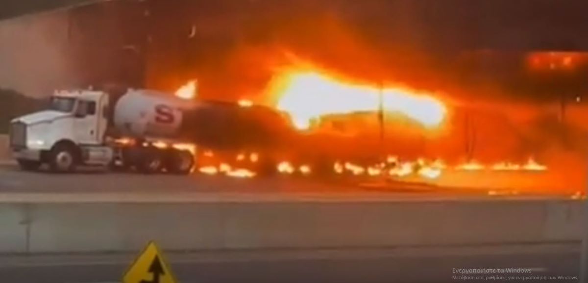Τρομακτικό τροχαίο κάτω από γέφυρα: Βυτιοφόρο συγκρούστηκε με οχήματα και πήρε φωτιά – Συγκλονιστικές εικόνες