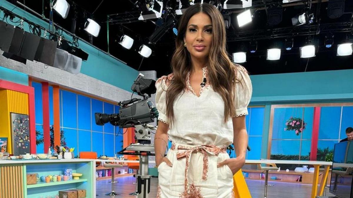 Ελένη Χατζίδου: «Με έπιασε ένας απίστευτος πόνος σε όλη την δεξιά πλευρά και μούδιασε το χέρι μου» – ΒΙΝΤΕΟ