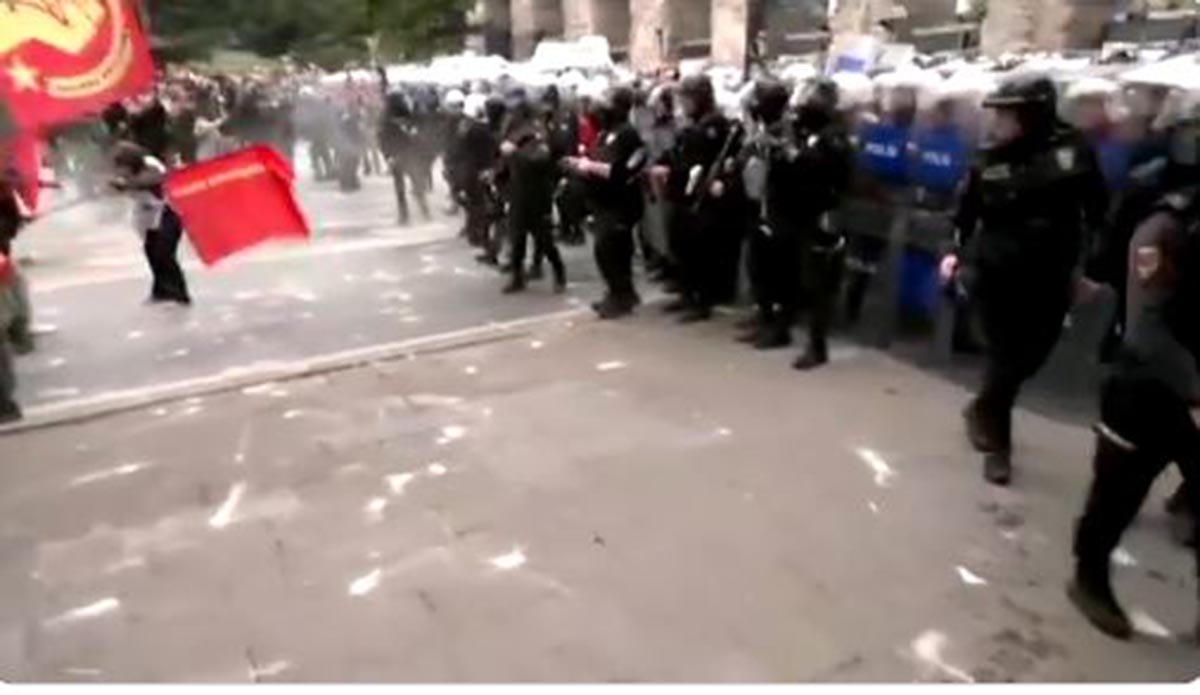 Τουρκία: Σοβαρά επεισόδια στην πλατεία Ταξίμ – Συμπλοκές αστυνομικών – διαδηλωτών και 210 συλλήψεις