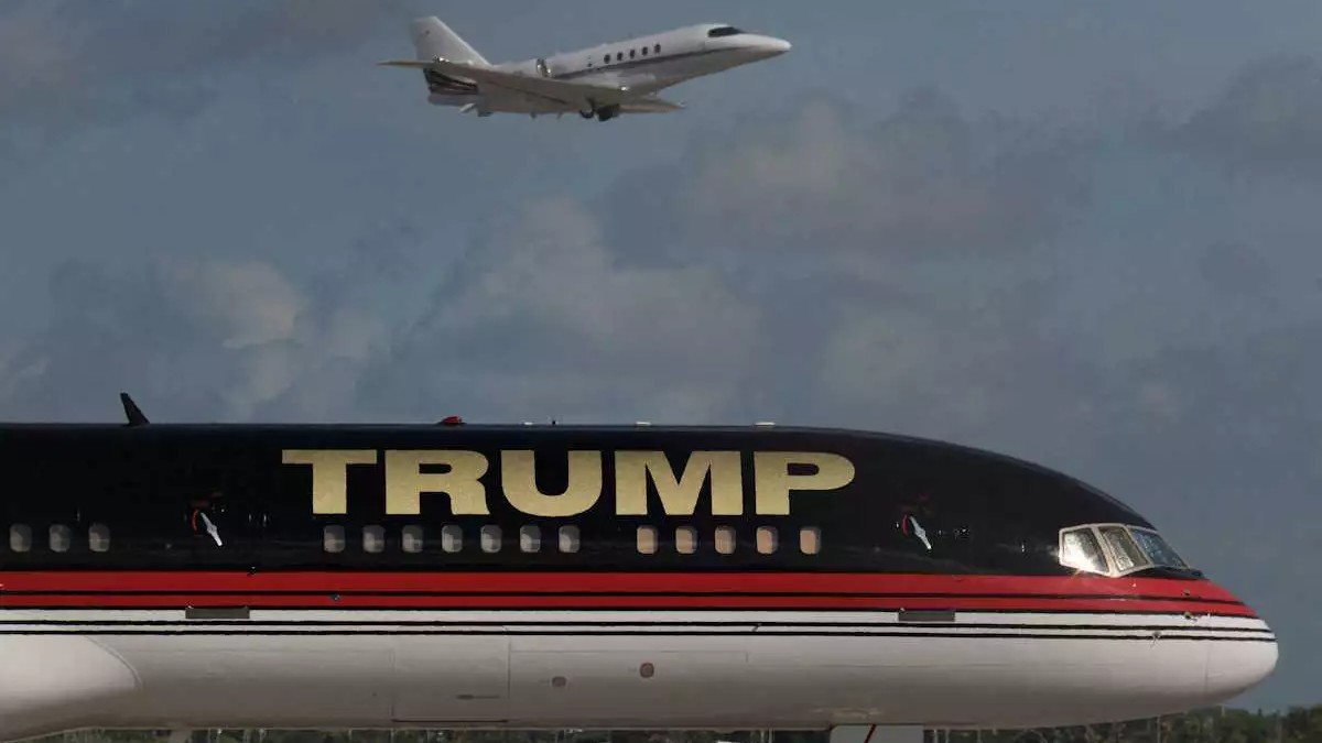 ΗΠΑ: Το φτερό του αεροσκάφους του Ντόναλτ Τραμπ ακούμπησε άλλο αεροπλάνο στο αεροδρόμιο Παλμ Μπιτς