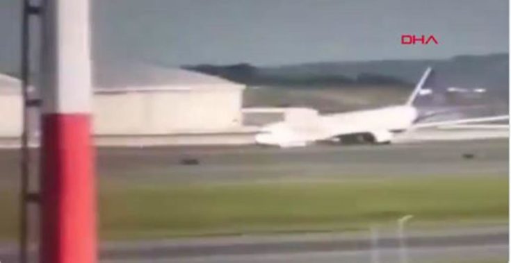 Τουρκία: Αεροπλάνο προσγειώθηκε με τη μύτη