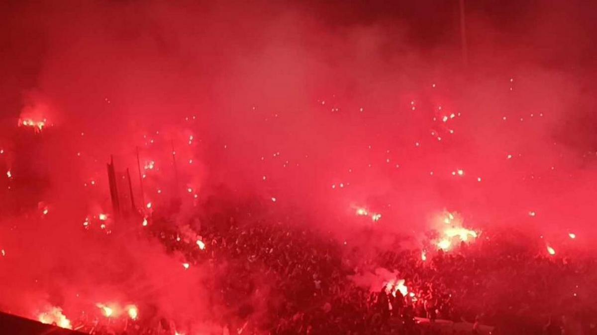 ΠΑΟΚ: Πήρε «φωτιά» η Τούμπα κατά την άφιξη των παικτών στο γήπεδο – ΒΙΝΤΕΟ