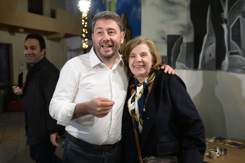 Ανδρουλάκης για τη γιορτή της μητέρας: «Θα σου επιστρέψουμε καθαρά τα ταπεράκια»