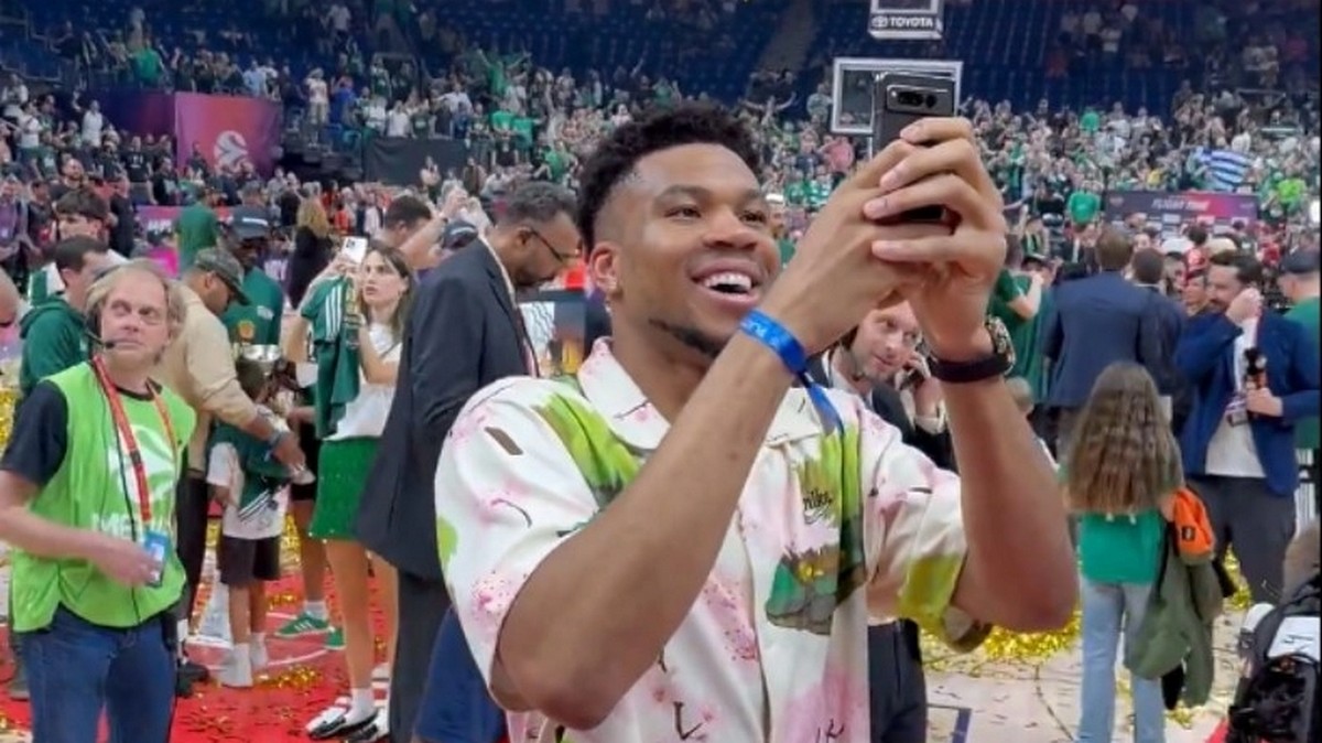 Γιάννης Αντετοκούνμπο: Ο χαρούμενος «Greek Freak» βγάζει βίντεο τον κόσμο του Παναθηναϊκού