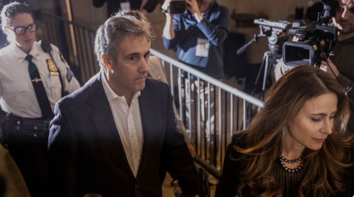 Ντόναλντ Τραμπ: Ανησυχούσε για τα ζητήματα που θα προέκυπταν από την προσωπική του ζωή – Τι καταθέτει ο πρώην δικηγόρος του