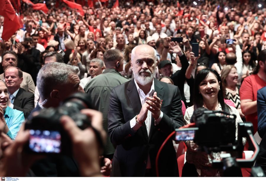 Έντι Ράμα: Οι πρώτες αναρτήσεις μετά την φιέστα στο Γαλάτσι – «Μία αξέχαστη αλβανική ημέρα»