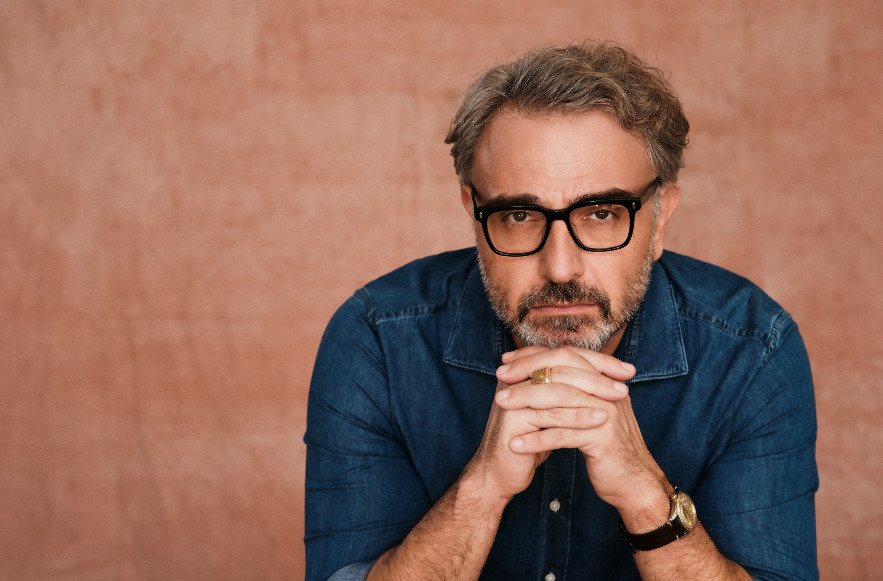 Φάνης Μουρατίδης: «Το Maestro είναι ένα υπέροχο ταξίδι, η σειρά είχε το άστρο να κάνει διεθνή καριέρα»