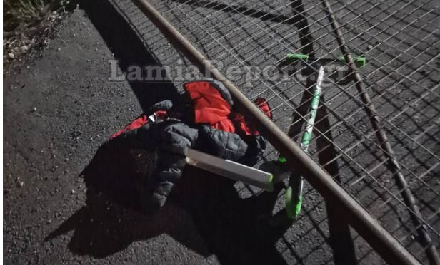 Φθιώτιδα: «Θα μπορούσε και να το σκότωνε» – Σε σοκ οι συγγενείς του 6χρονου που καταπλακώθηκε από σιδερένια πόρτα