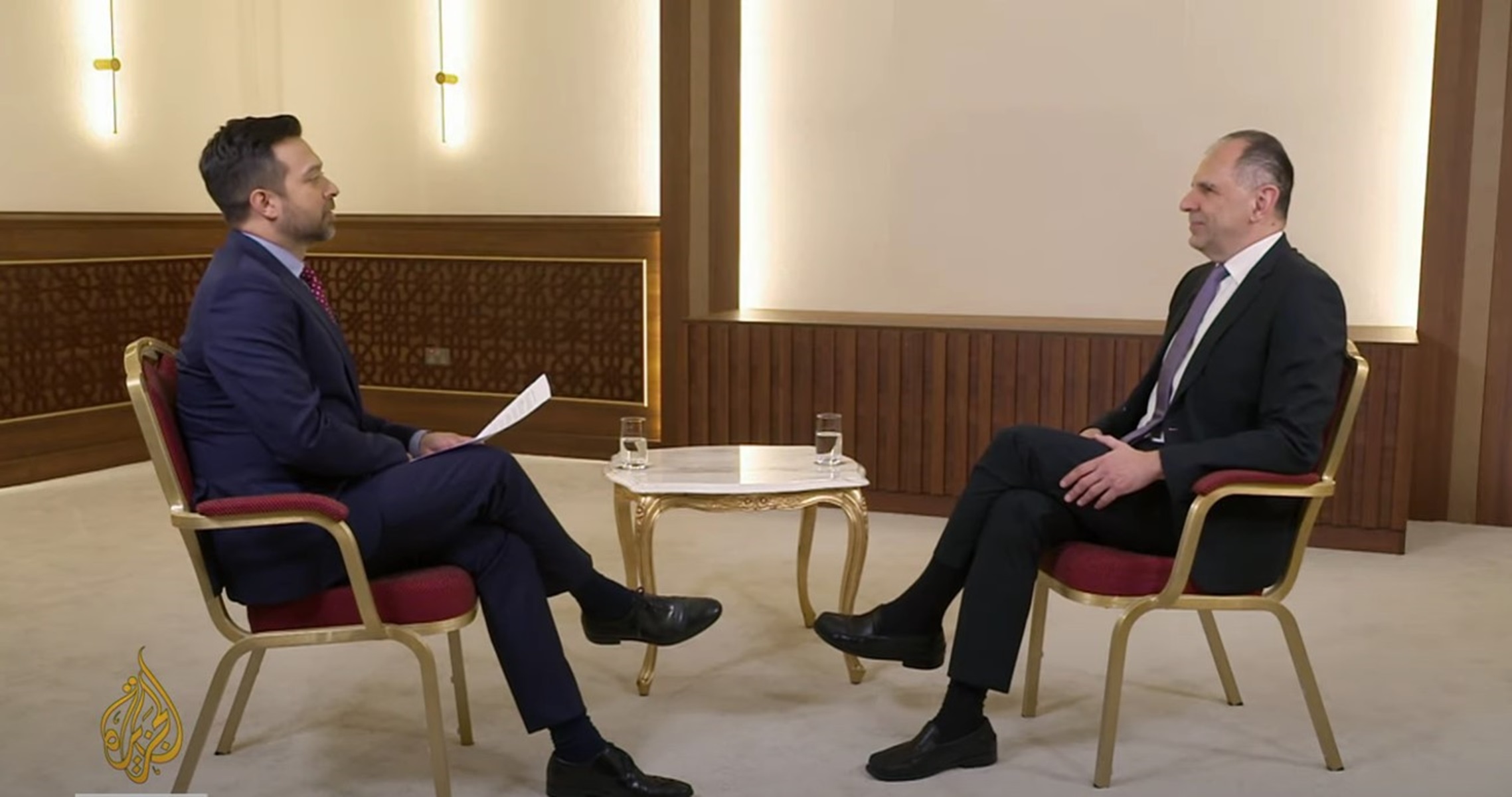 Γεραπετρίτης στο Al Jazeera: Καμία αναθεώρηση αμυντικών συμφωνιών με το Ισραήλ