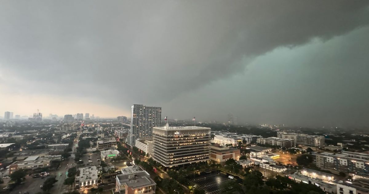 Η καταιγίδα την ώρα που πλησίαζε πάνω από το Χιούστον.
