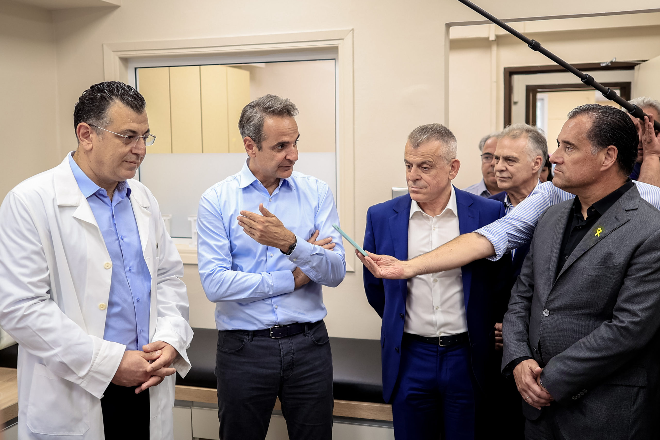 Επίσκεψη Μητσοτάκη στο ΚΑΤ: Βήμα-βήμα οι υποδομές του ΕΣΥ βελτιώνονται