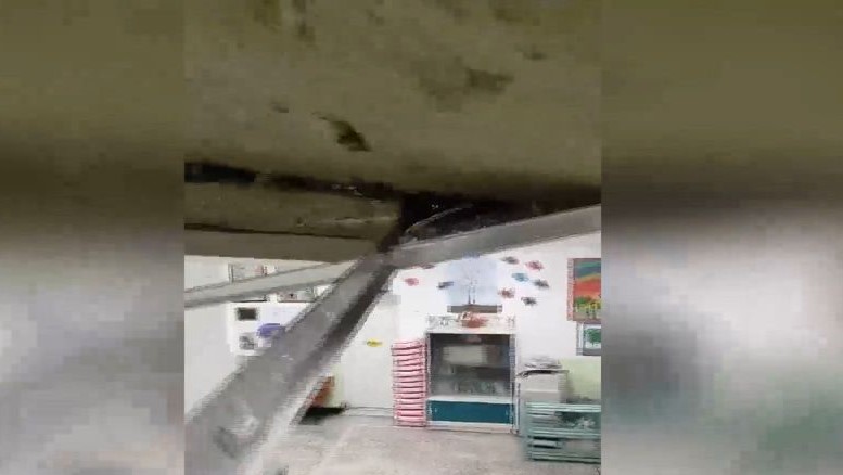 Κηφισιά: Υπό κατάρρευση ψευδοροφή σχολικής αίθουσας του 3ου Δημοτικού Σχολείου – Βίντεο ντοκουμέντο από τον Φεβρουάριο