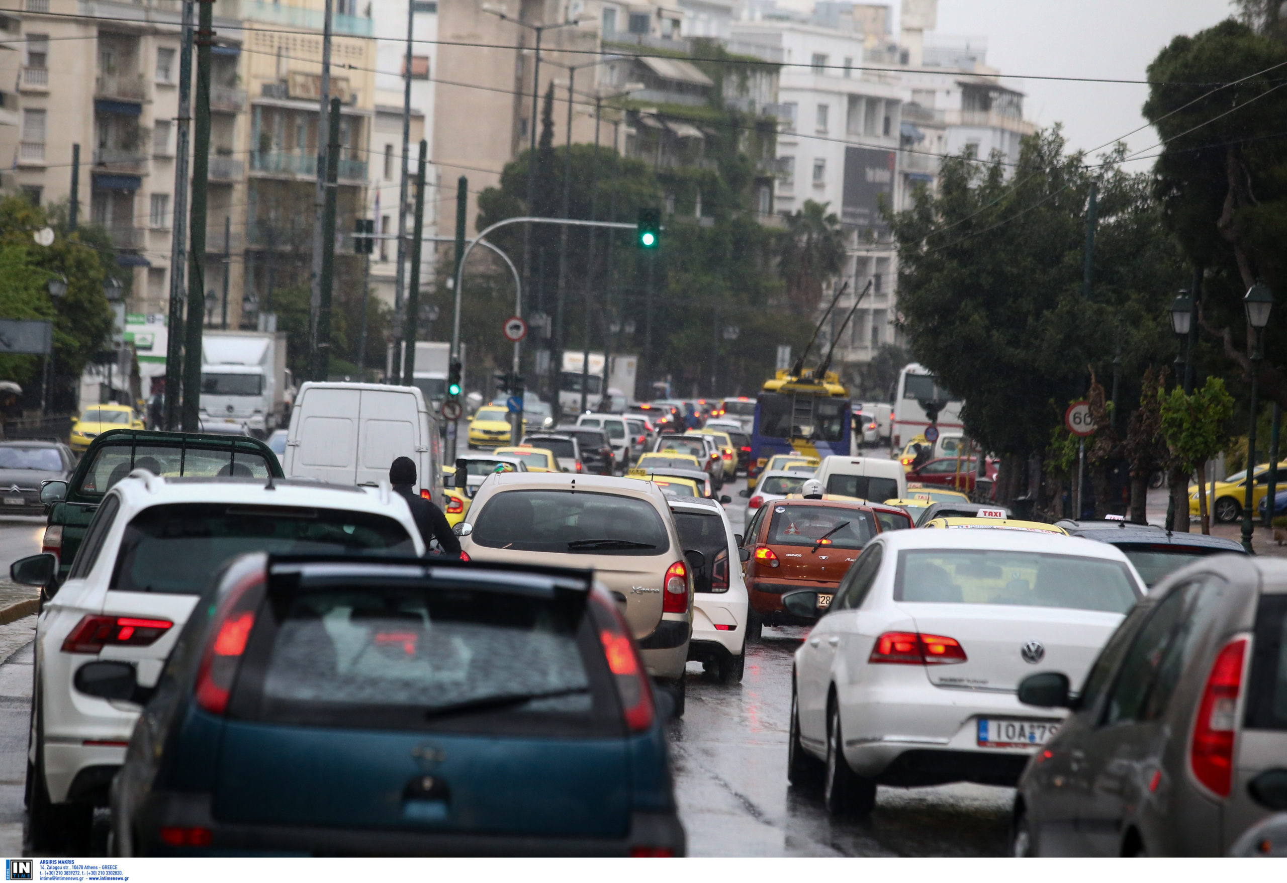 Κίνηση: Μποτιλιάρισμα σε Κηφισό, Κηφισίας και στο κέντρο της Αθήνας – Δείτε LIVE πού υπάρχουν προβλήματα