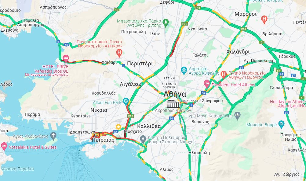 LIVE η κίνηση: Αυξημένη στις εξόδους των Εθνικών Οδών – Προβλήματα και στο λιμάνι του Πειραιά