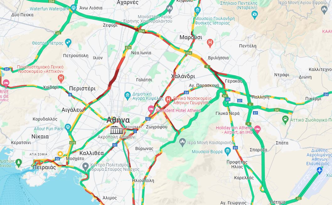 Η κίνηση «παίζει μπάλα» στους δρόμους: «Έμφραγμα» στον Κηφισό και την Κηφισίας – Δείτε LIVE πού υπάρχουν προβλήματα