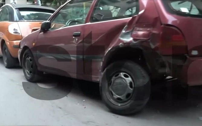 Χαμός στην Κυψέλη: Μεθυσμένος οδηγός εμβόλισε πάνω από 10 σταθμευμένα οχήματα – ΒΙΝΤΕΟ