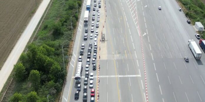 Θεσσαλονίκη: Μετ’ εμποδίων η επιστροφή για τους εκδρομείς του Πάσχα – Μεγάλες καθυστερήσεις και ουρές στα Μάλγαρα