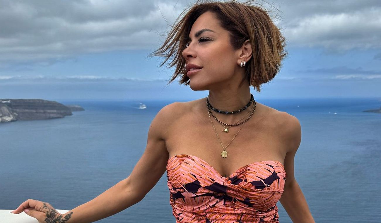 Μαριάντα Πιερίδη στο καμαρίνι με τον γιο της