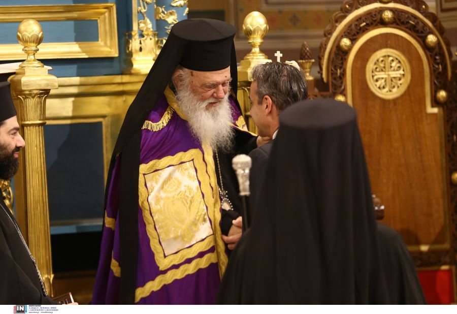 Κυριάκος Μητσοτάκης: Στη Μητρόπολη Αθηνών για τη Λειτουργία της Μεγάλης Πέμπτης – ΦΩΤΟ