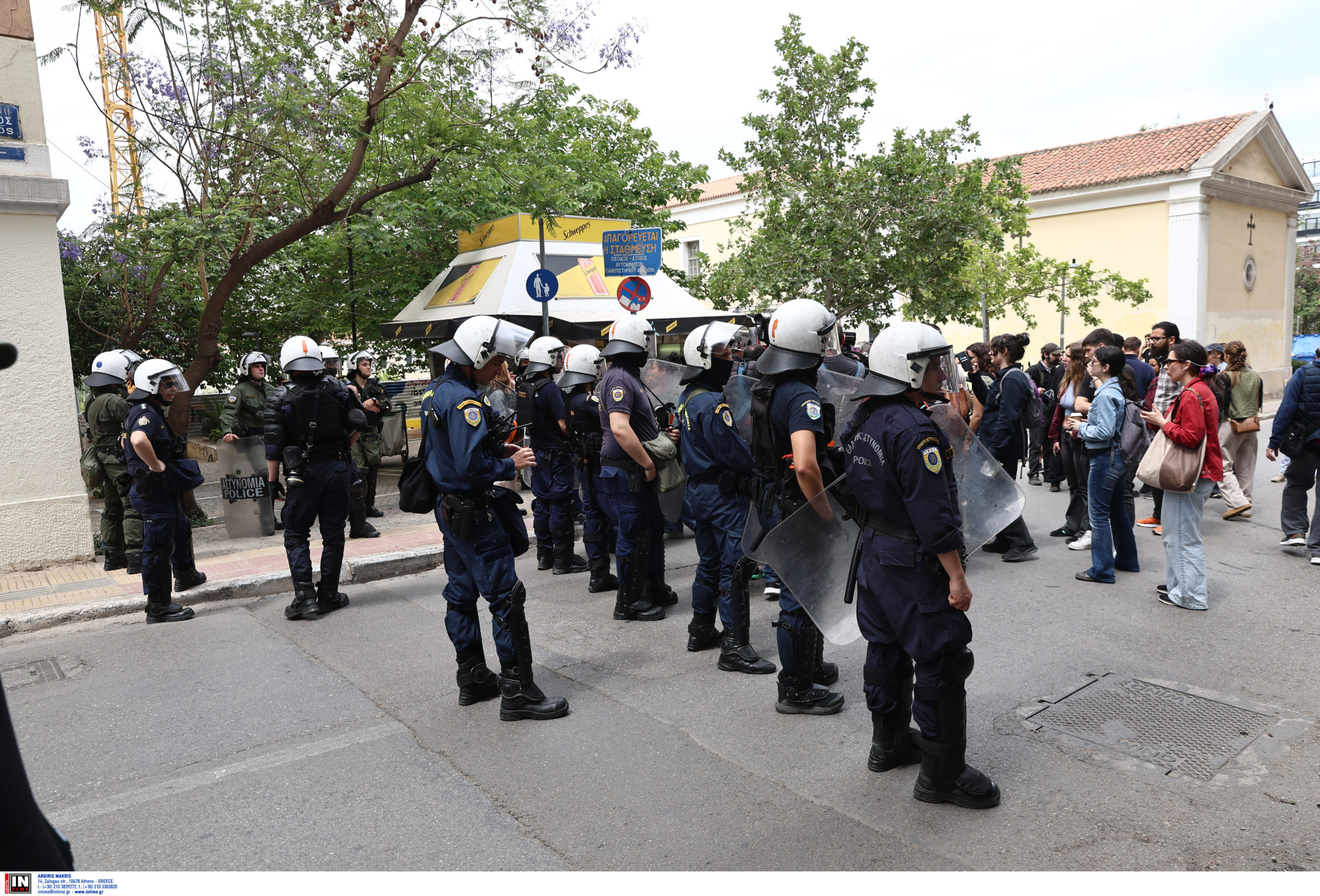 Κατάληψη Νομικής: Στις 28 οι συλλήψεις – Υπό απέλαση οι 9 αλλοδαποί συλληφθέντες