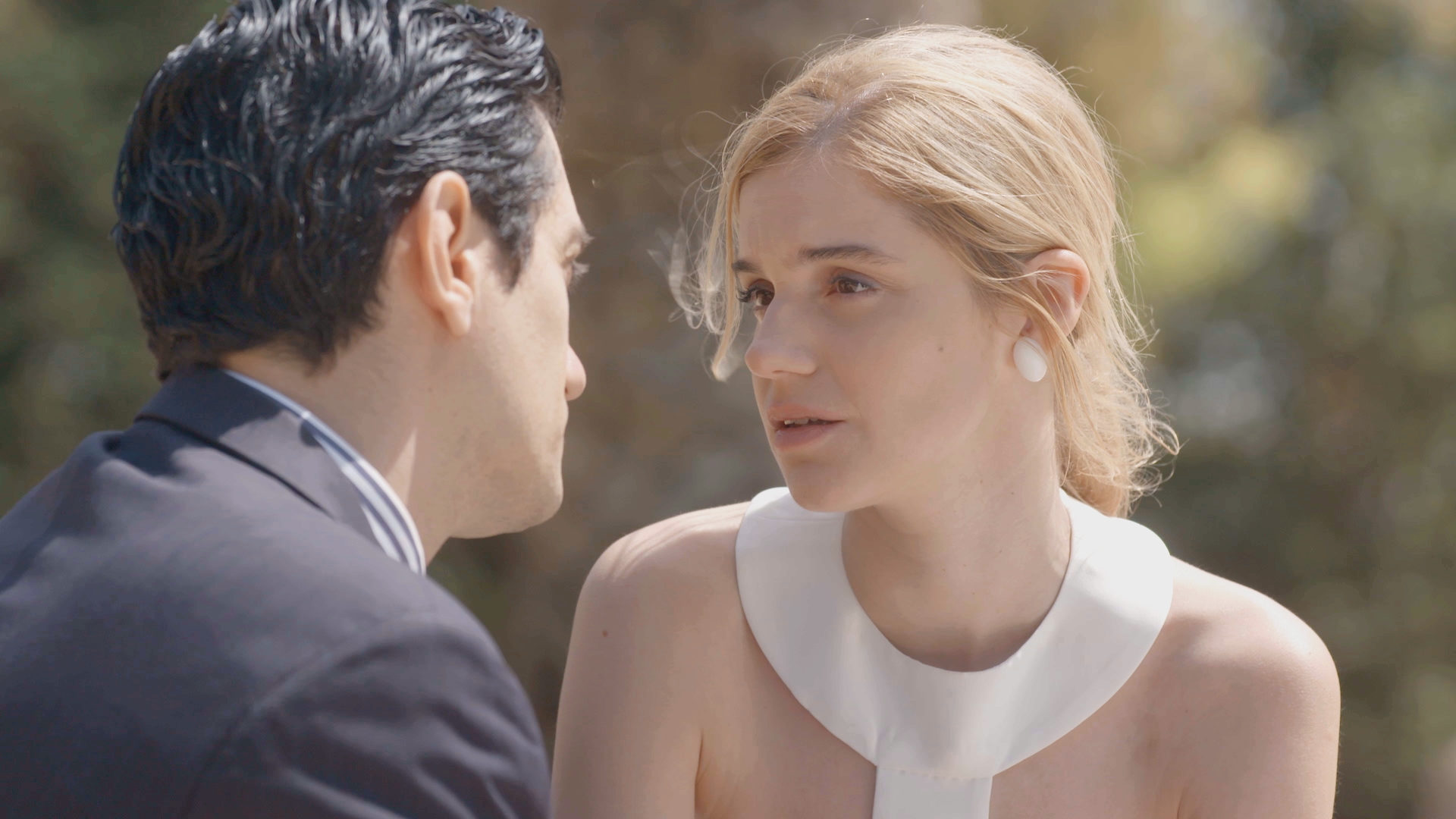 Ο Παράδεισος των κυριών: Η Αμαλία ζητά από τον Ντίνο να φύγουν