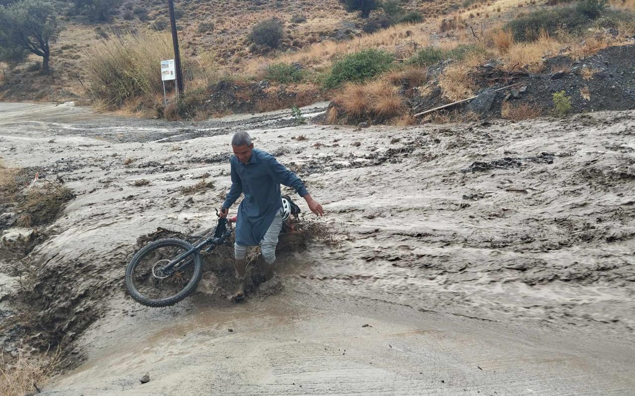 Βροχές και καταιγίδες στην Κρήτη – Τουρίστρια κινδύνευσε από χείμαρρο