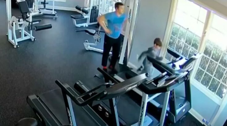 κακοποίησε και σκότωσε τον 6χρονο γιο του