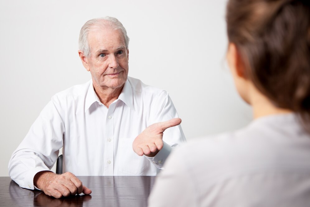 10 Ασυνείδητες συμπεριφορές των ανθρώπων που μεγαλώνοντας γίνονται πιο δυσάρεστοι