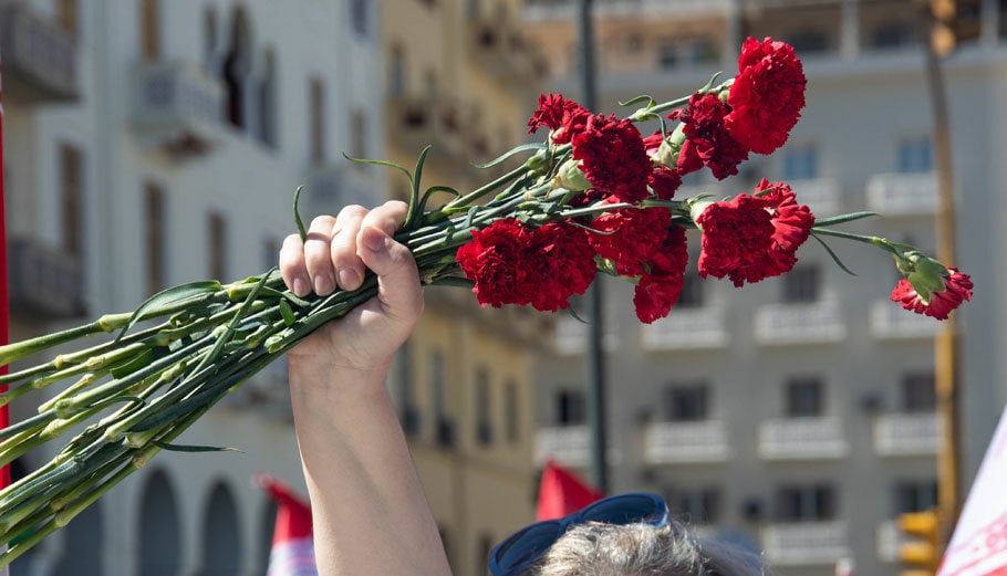 Εργατική Πρωτομαγιά: Πώς καθιερώθηκε ο ιστορικός εορτασμός – Η ματωμένη εξέγερση στο Σικάγο