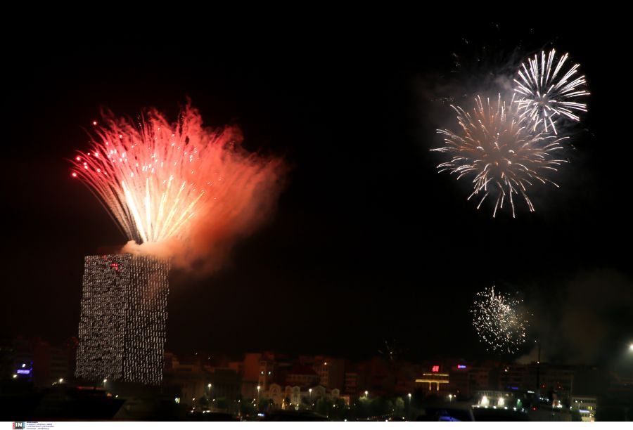 ΕΛ.ΑΣ.: Τα βεγγαλικά και τα πυροτεχνήματα δεν είναι παιχνίδι – «Έχασα τρία δάχτυλα» – ΒΙΝΤΕΟ