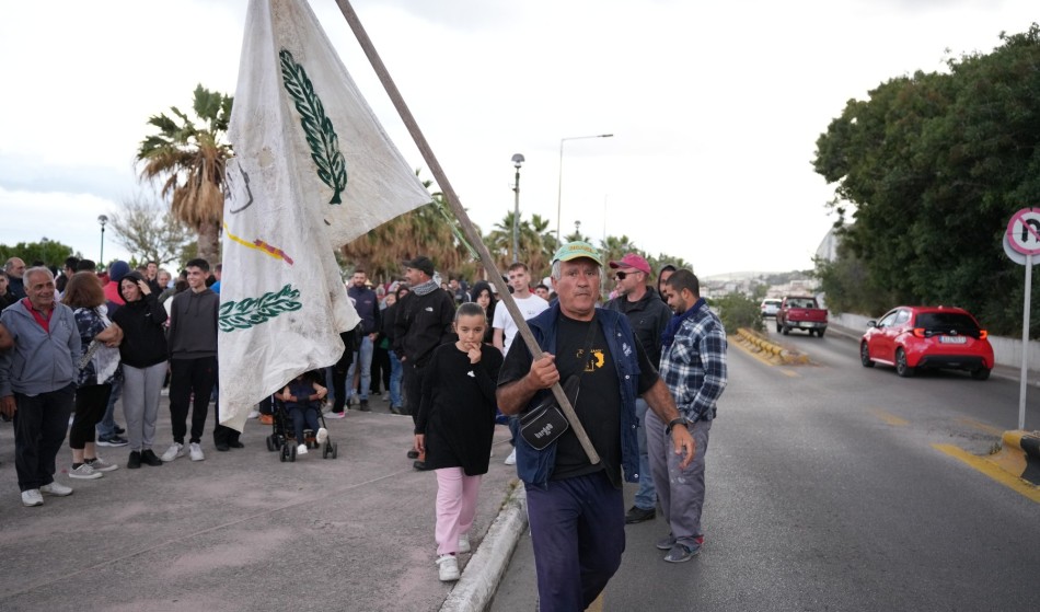Χίος: Όλα έτοιμα για τον φετινό ρουκετοπόλεμο – Εκατοντάδες κάτοικοι στην παρέλαση