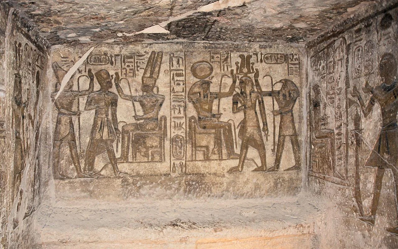 Ιερογλυφική διακόσμηση σε έναν από τους θαλάμους του ναού του Ramesses II στο Abu Simbel της Αιγύπτου. Προσφορά: Przemyslaw Idzkiewicz / Wikimedia Commons