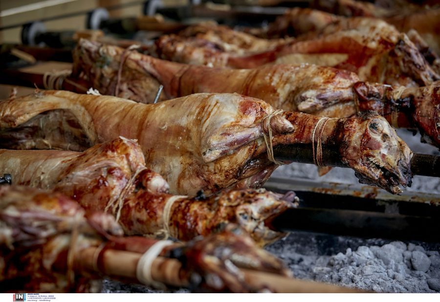 Πάσχα Ελλήνων: Σούβλες, γλέντια και Καρράς από την Αριζόνα μέχρι τη Νέα Ζηλανδία και από την Ισλανδία μέχρι τη Μαδαγασκάρη