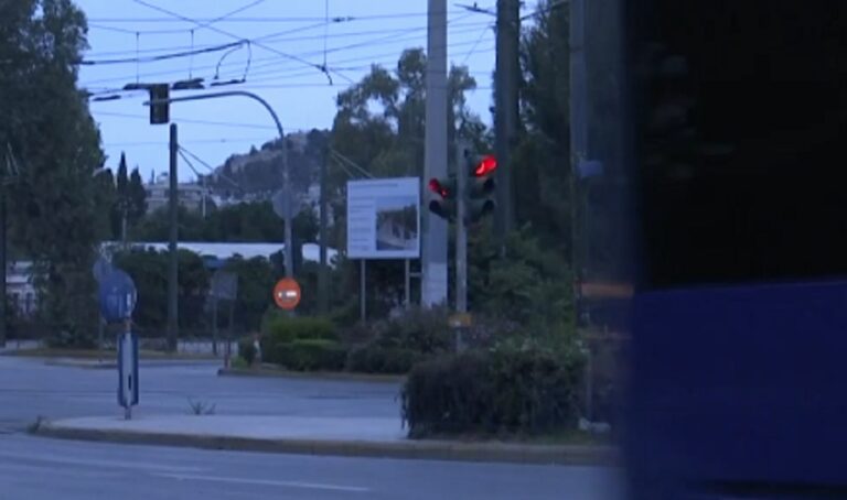 Τροχαίο στην Αρδηττού: Σύγκρουση δύο αυτοκινήτων τα ξημερώματα – Ελαφρά τραυματίες οι οδηγοί